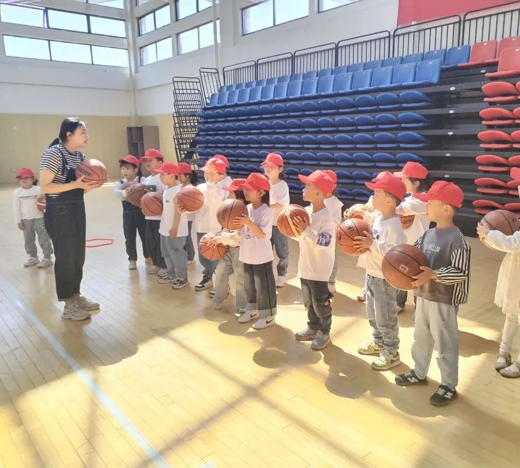 小学幼小衔接活动简报,幼小携手开展幼小衔接活动报道