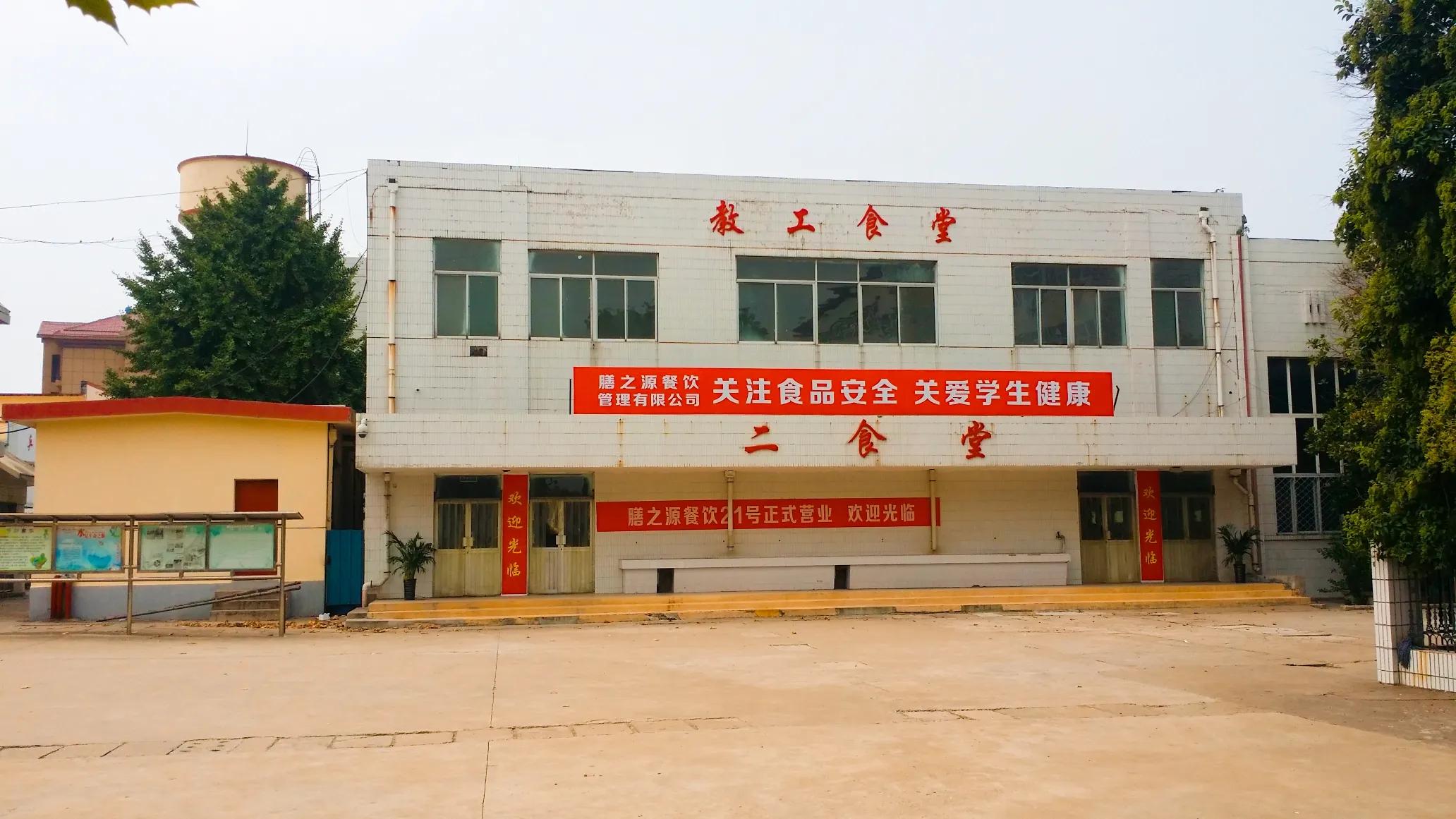 这所中学虽不在主城区，但知名度却悄然攀升