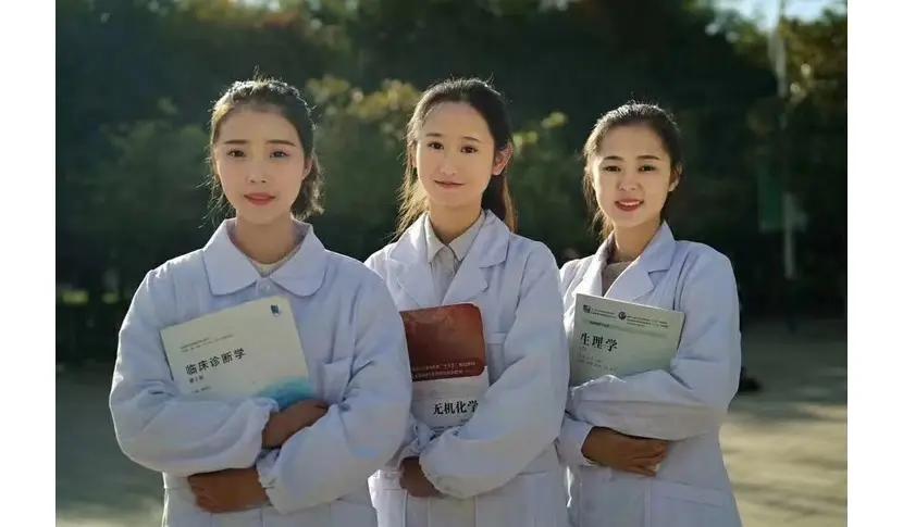 男生学护理奇怪吗,男生学护理专业去当兵吃香吗