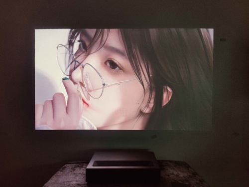 全色激光和三色激光电视哪个好,海信激光电视哪款是三色的