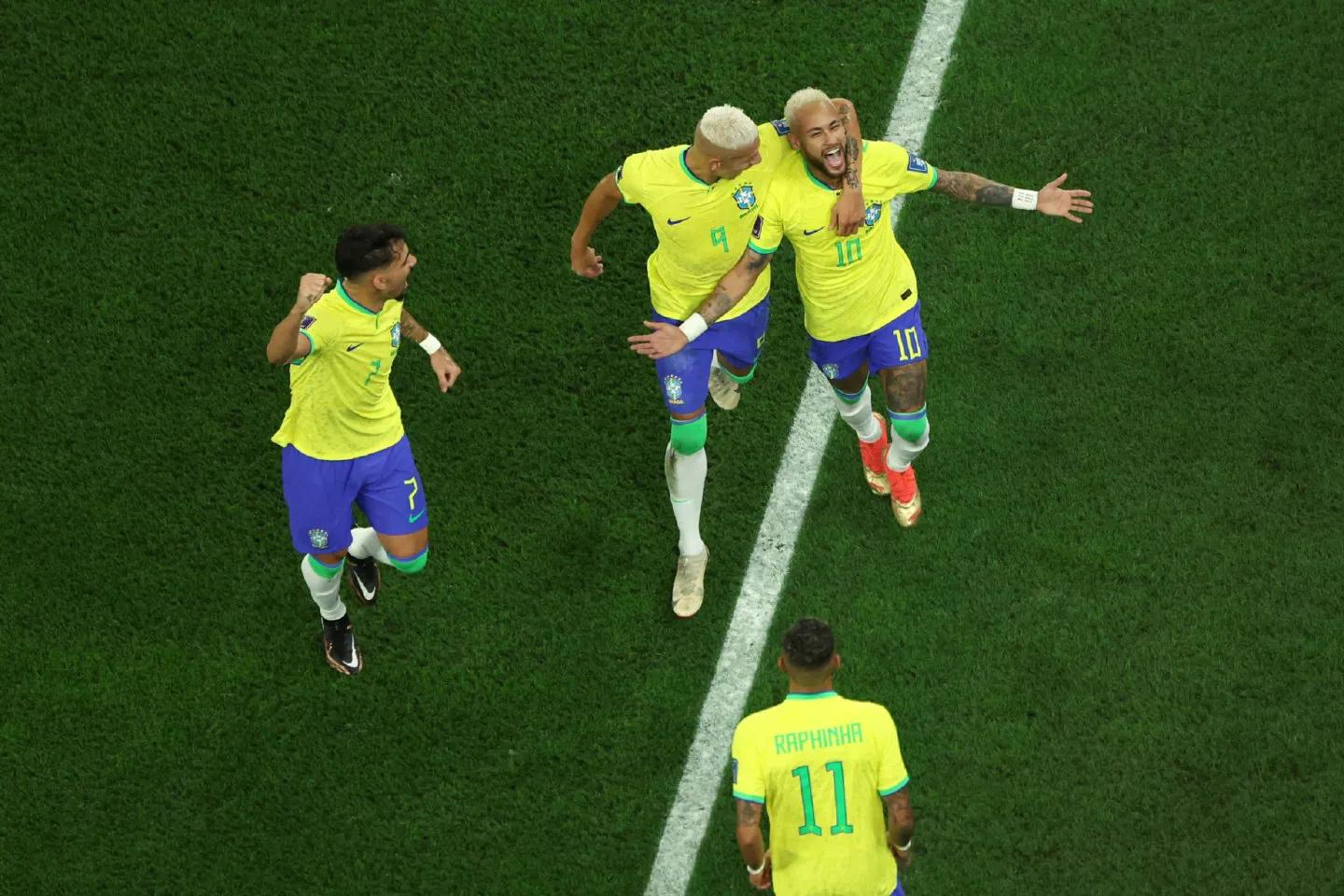 内马尔秀出了桑巴,内马尔展现桑巴之舞