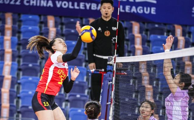 广东女排主帅骂哭队员！不是拦不到是身高吃亏，奇葩布阵引吐槽