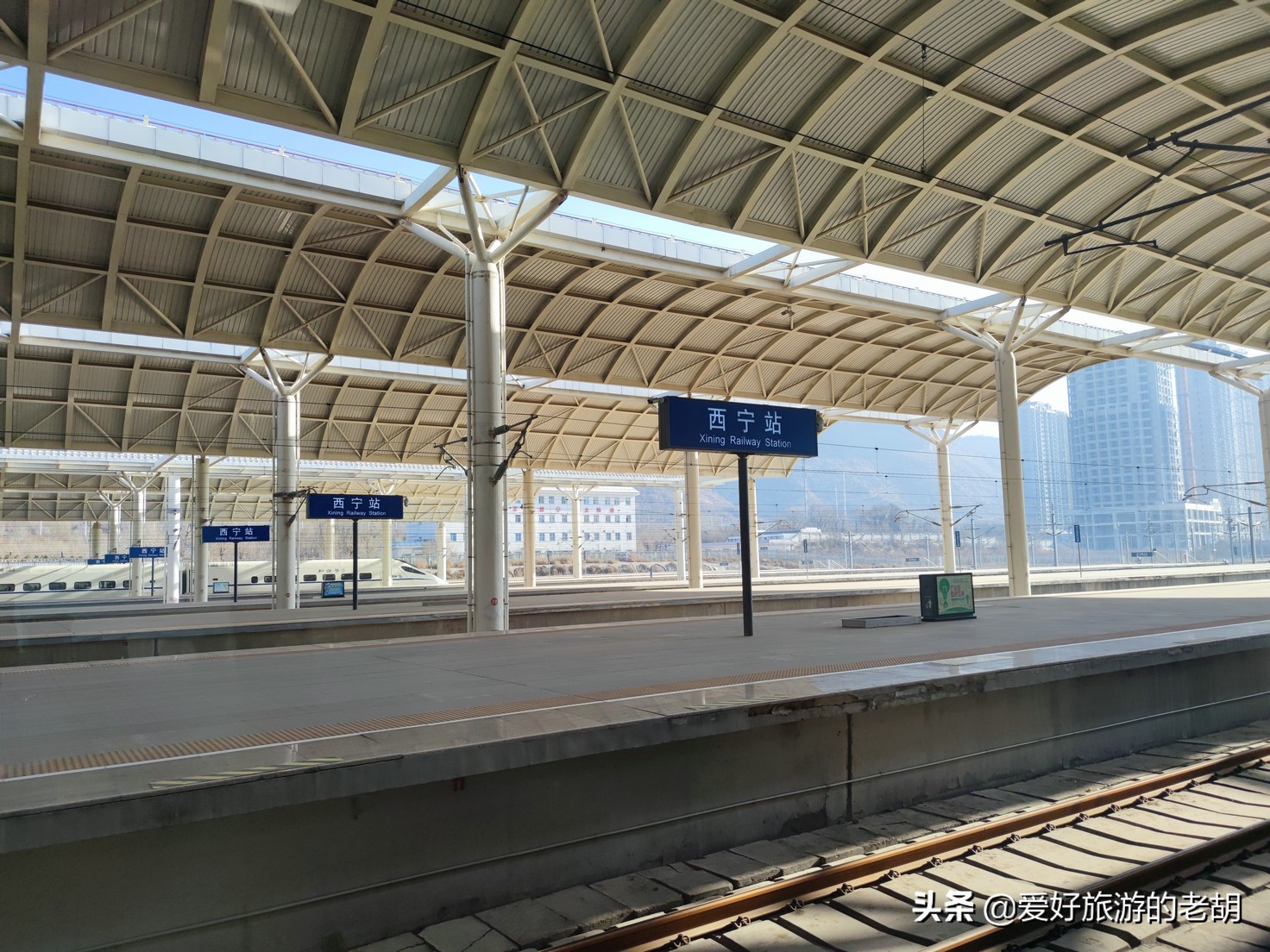 坐火车旅行最美线路来回,乘坐火车记录沿途风景