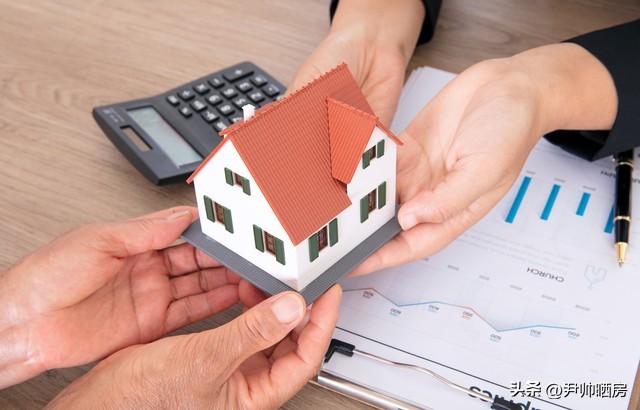 哪种方法过户房产给儿子最省钱,母亲名下房产怎么给儿子最划算