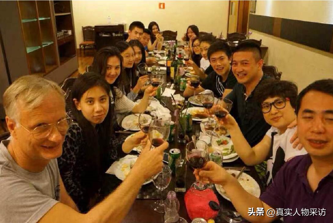 空少很光鲜?我跟着航班游遍30多个国家,省下100万,却累得够呛