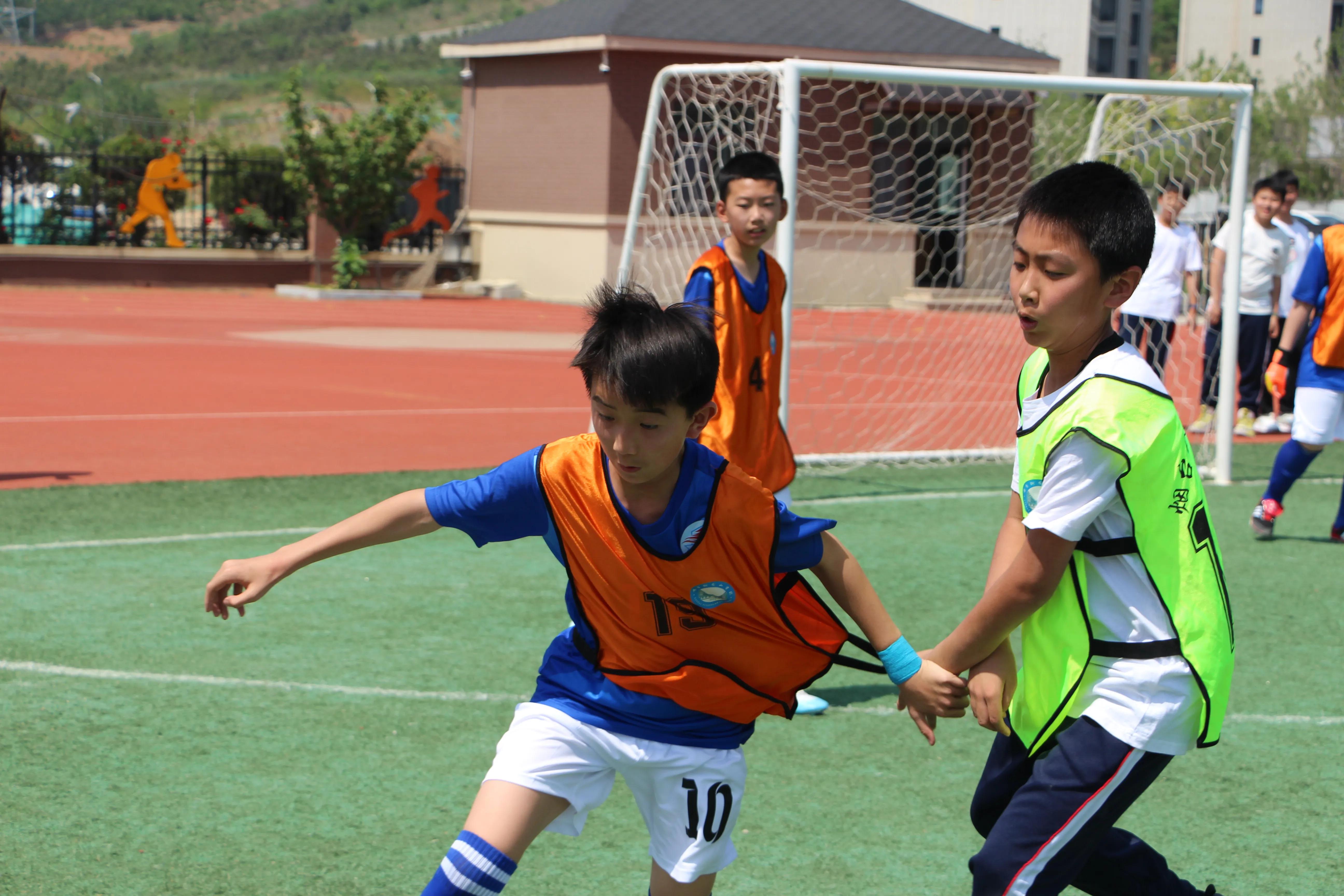 御龙山学校六年三班足球赛首战告捷（20230517）