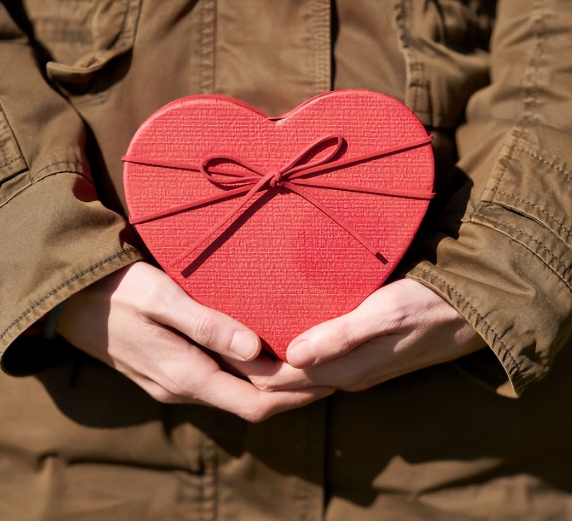 春节去亲友家送礼,小县城过年送礼送什么