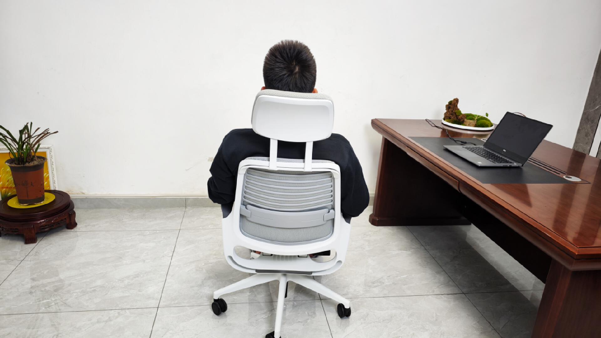 椅子推荐人体工学椅测评,适合上班族的护腰椅