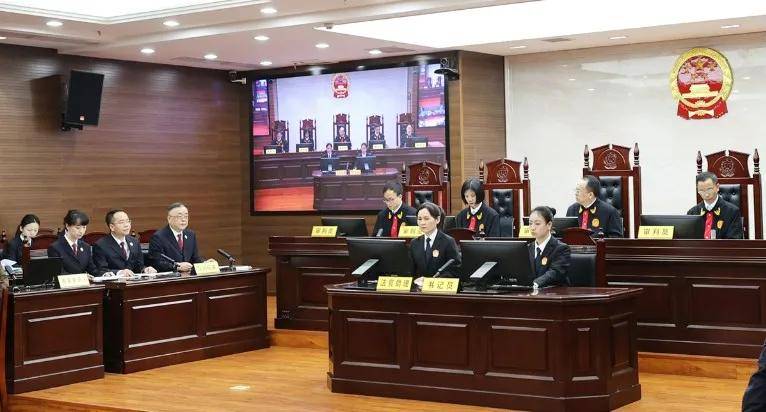 工伤上下班途中晕倒怎么认定,上班突发心梗未死能不能认定工伤