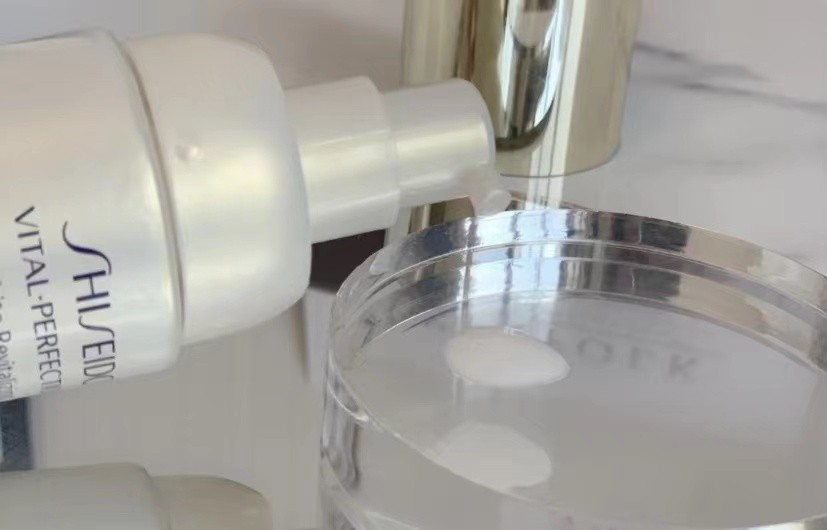 水乳应该选择什么功能的护肤品,给40岁以上妈妈的抗皱抗衰水乳