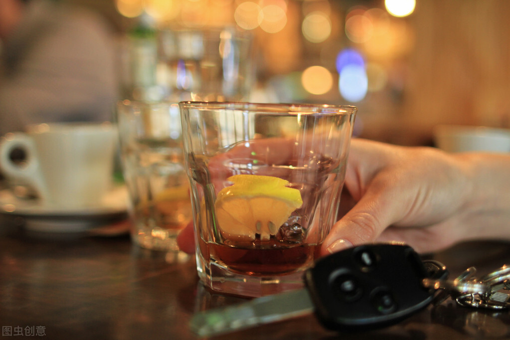 离异女子网络结识陌生男子被骗,离异女子网上结识暖心男