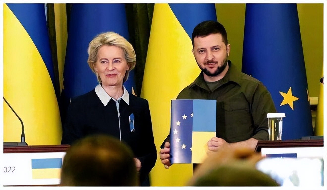 高光时刻：西方把泽连斯基捧上圣坛，圣人转身就让西方加倍上供