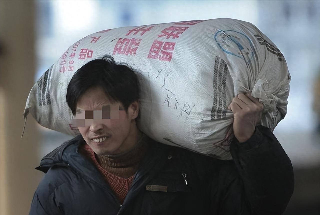 毒瘤家庭：24岁儿媳卖淫，公公收钱婆婆望风！