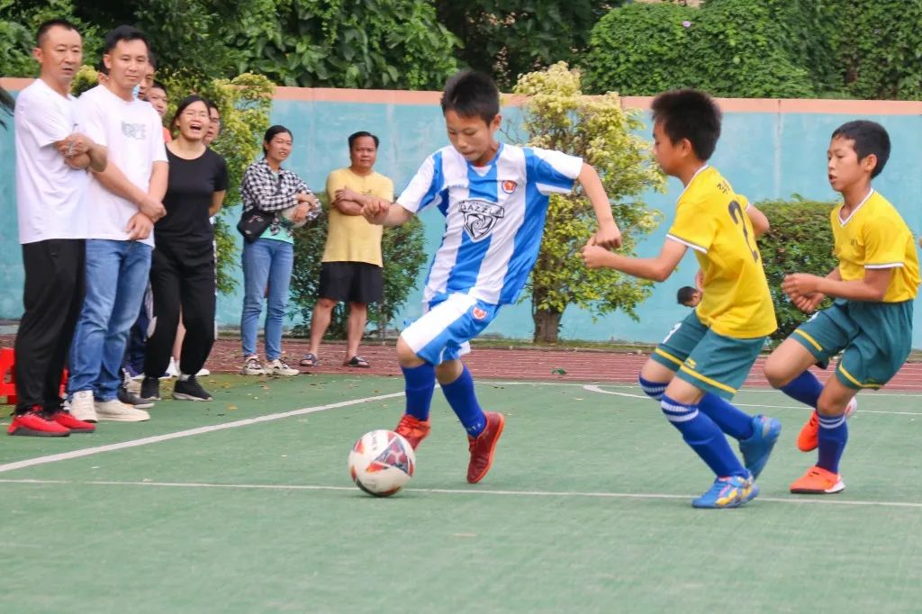 中山市校园足球联赛初中组,中山区第11小学总校直播足球比赛