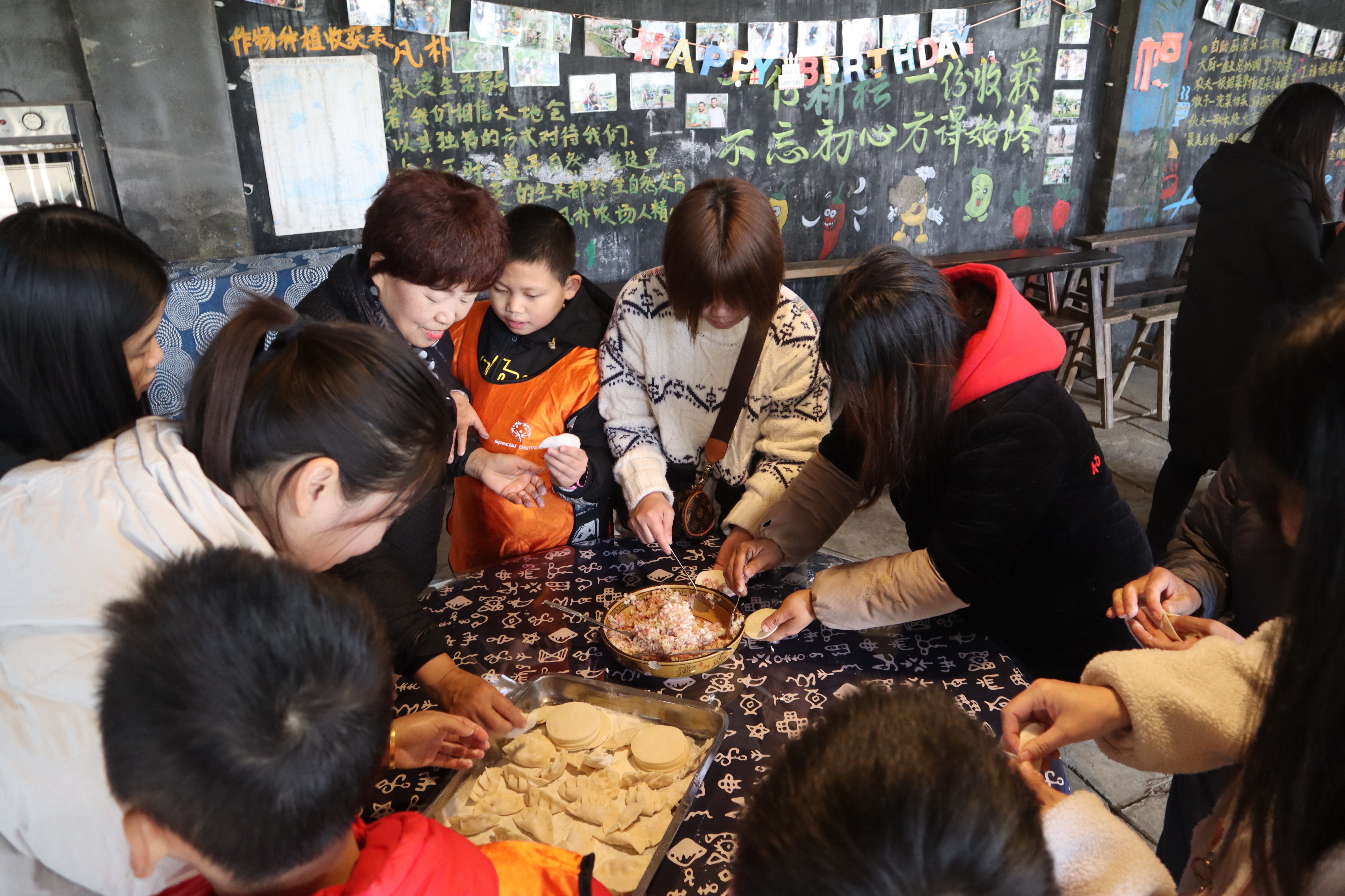 这堂走进大自然的“康复课”为孩子们带来了“冬日暖阳”