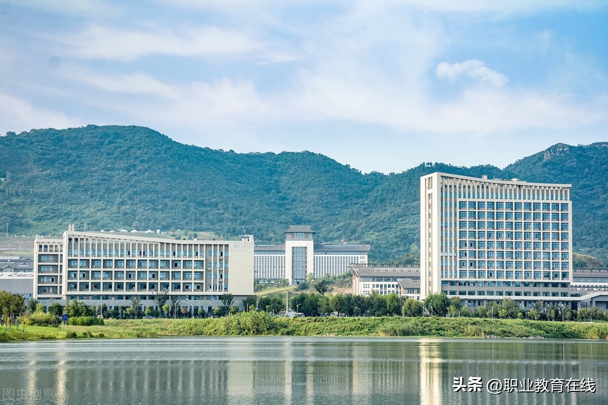 有哪些军事院校在普通批次招生,国防生招收指哪些大学