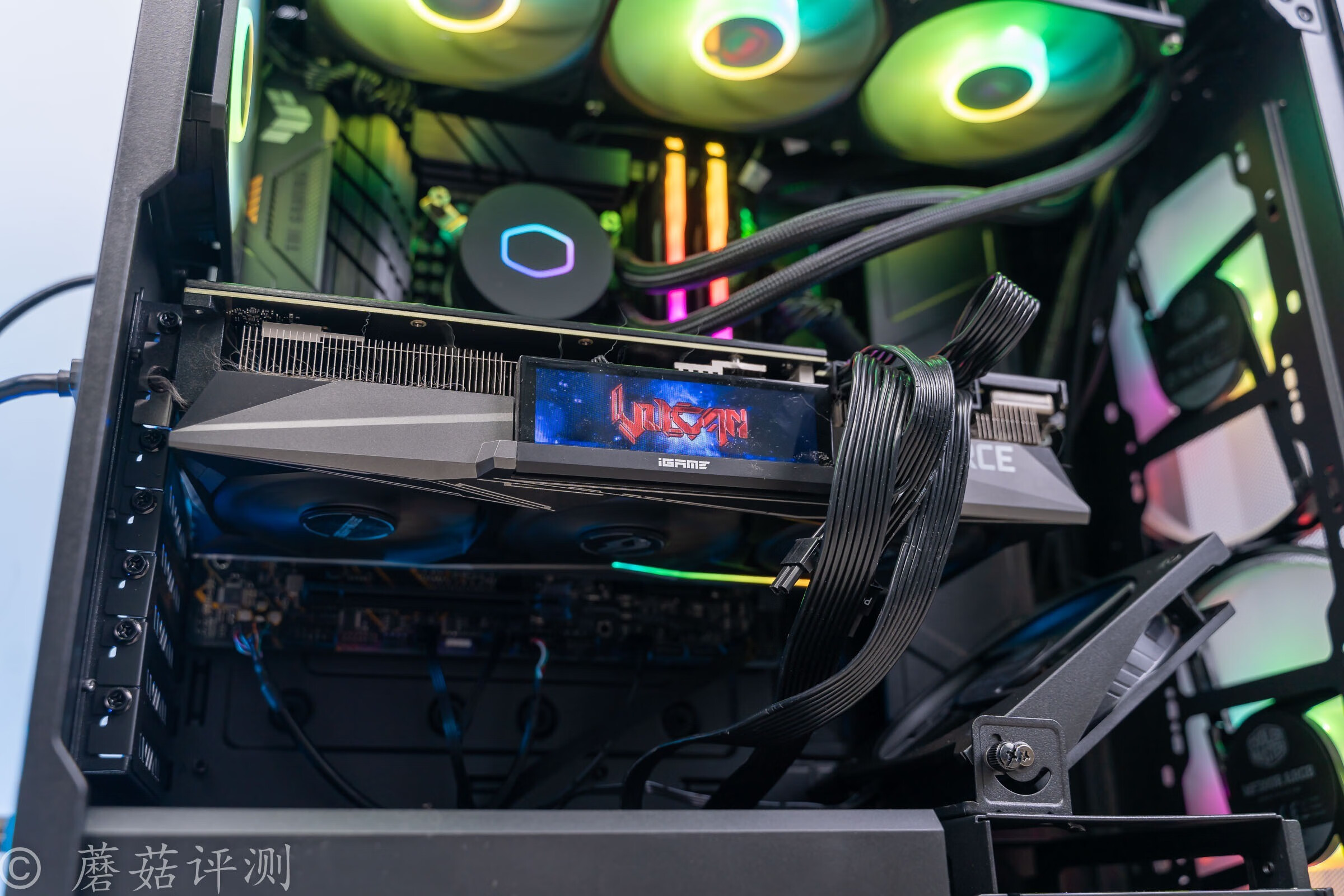 连续多日的高温，让朋友家的主机燥热难耐、更换机箱散热后获新生