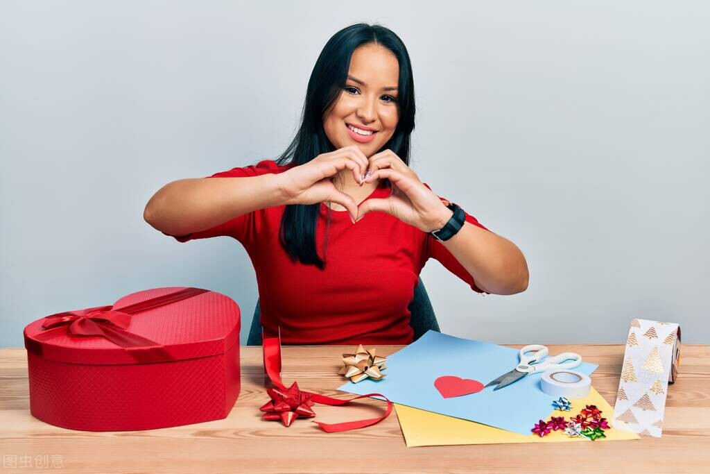 故事:半夜老公手机上出现的几个字,让她疑虑丛生