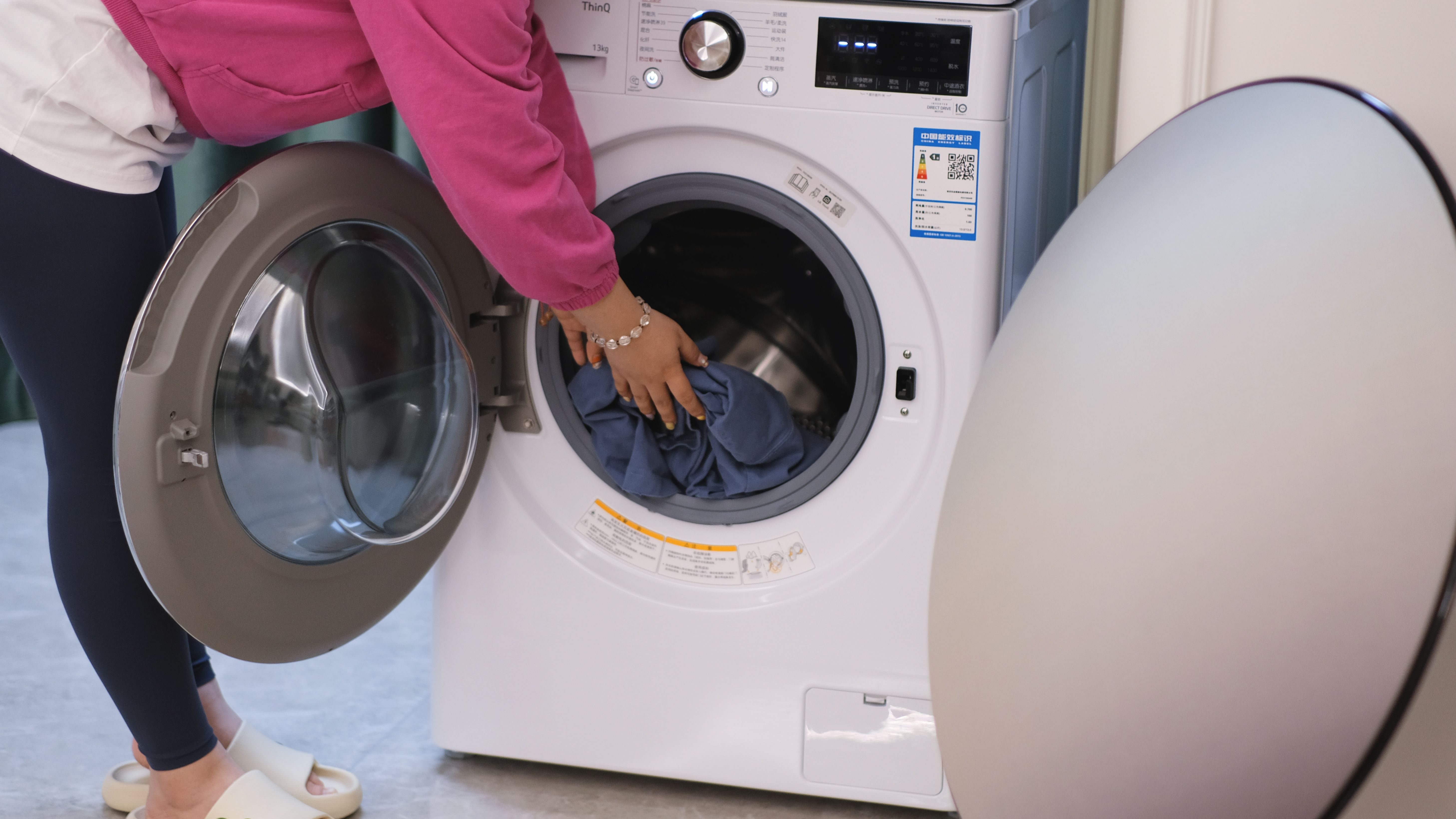 洗烘套装怎么选?双变频压缩机很重要!LG容慧洗烘套装告别晾衣架