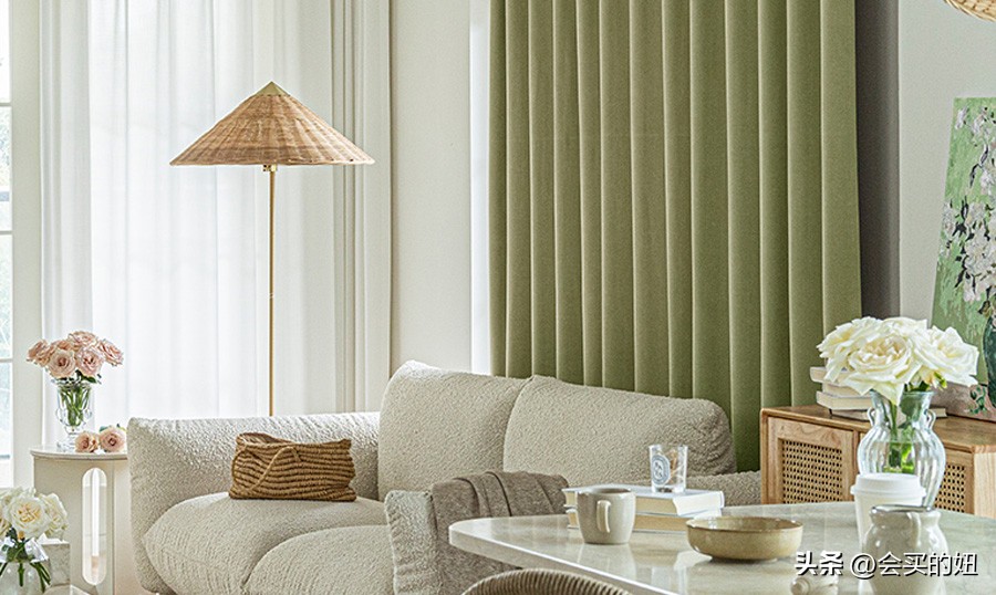 如何选便宜美观实用的窗帘,店铺一般装什么窗帘好看