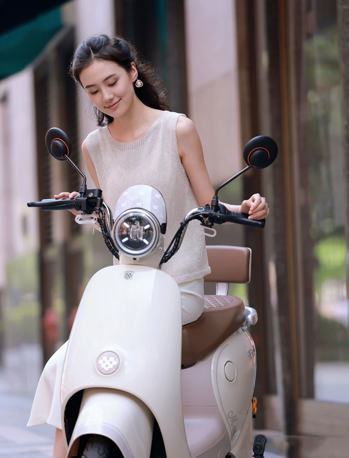 绿源最新款电动车是哪一款,绿源电动车款式性价比高的推荐