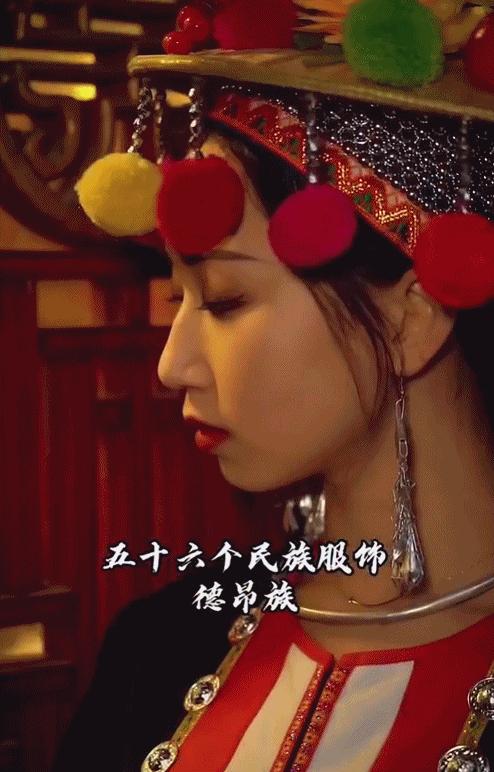 90后湖北姑娘拍56个民族服饰抖音,95后女孩耗时247天拍摄56民族服饰