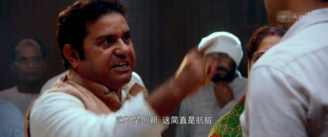 他解决印度6亿女性用不起卫生巾的困扰,号称“姨妈巾之父”