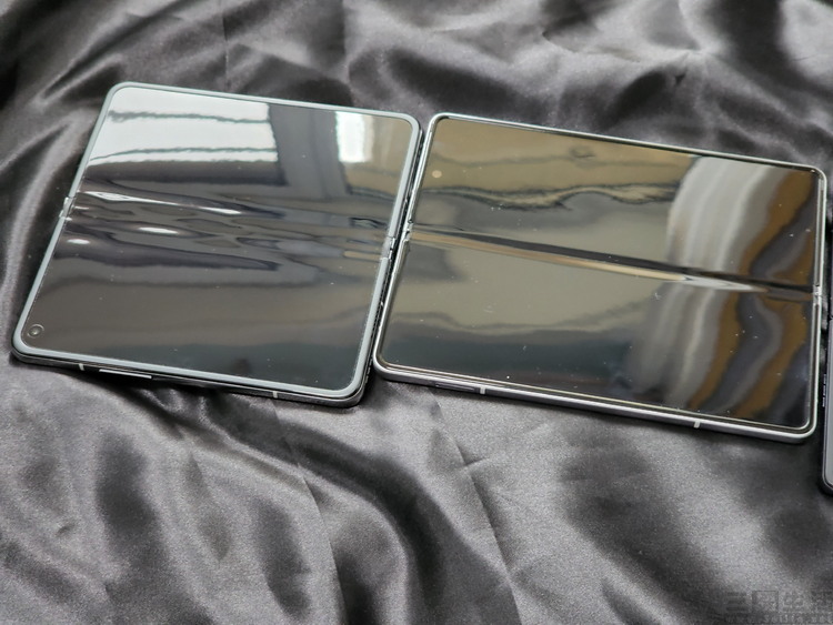 三星折叠屏转轴自己维修,三星折叠屏zflip4维修转轴