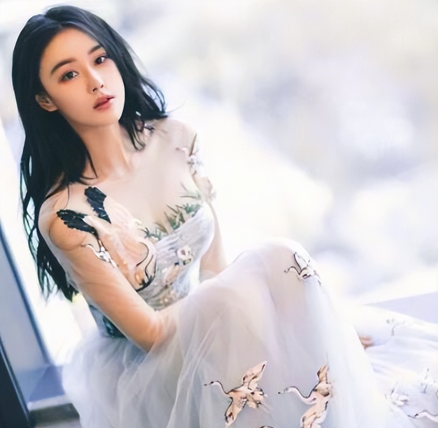 张馨予一手烂牌打出王炸的水平,张馨予一手烂牌打王炸