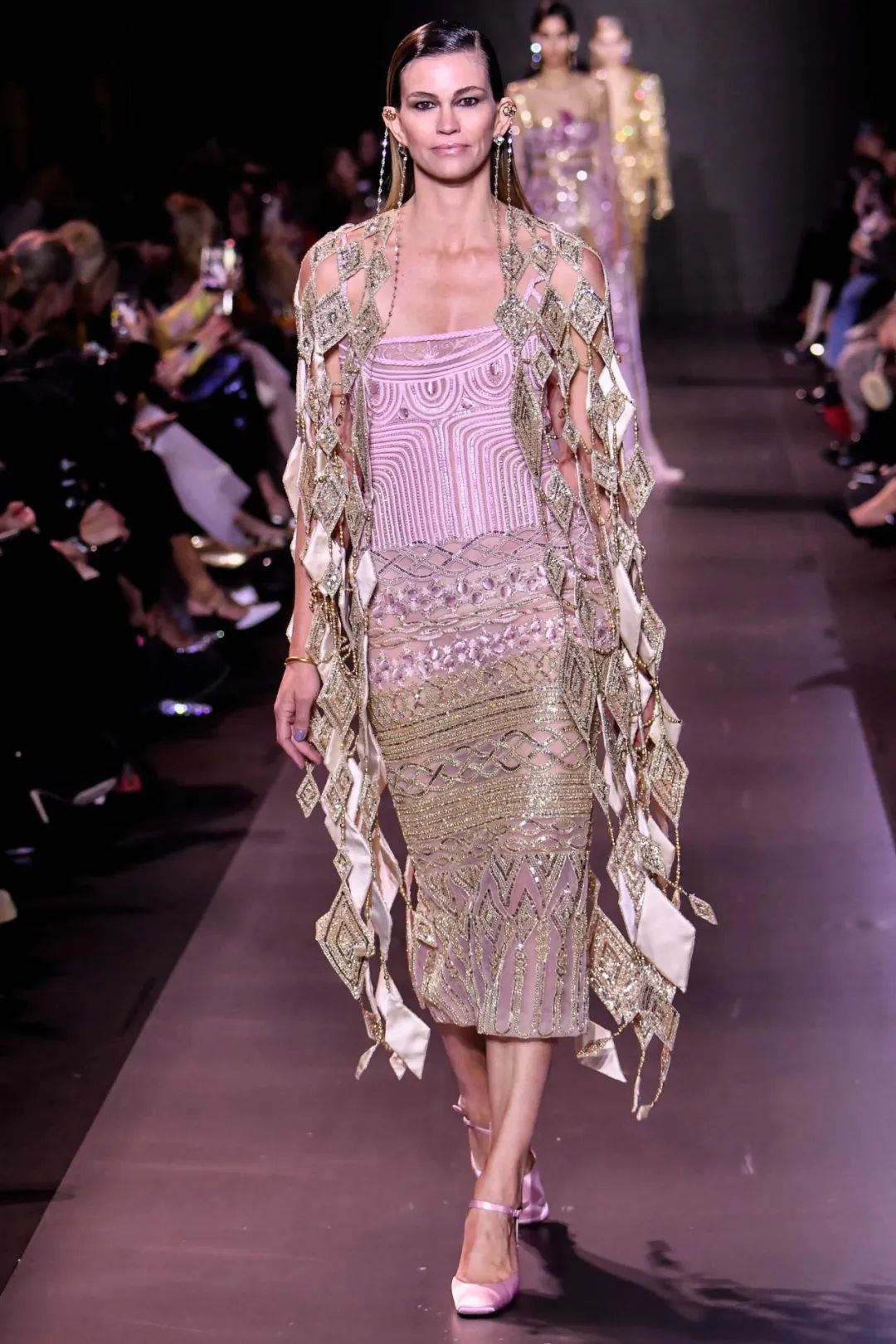 georgeshobeika2018时装秀完整版,georgeshobeika2018年的秀场