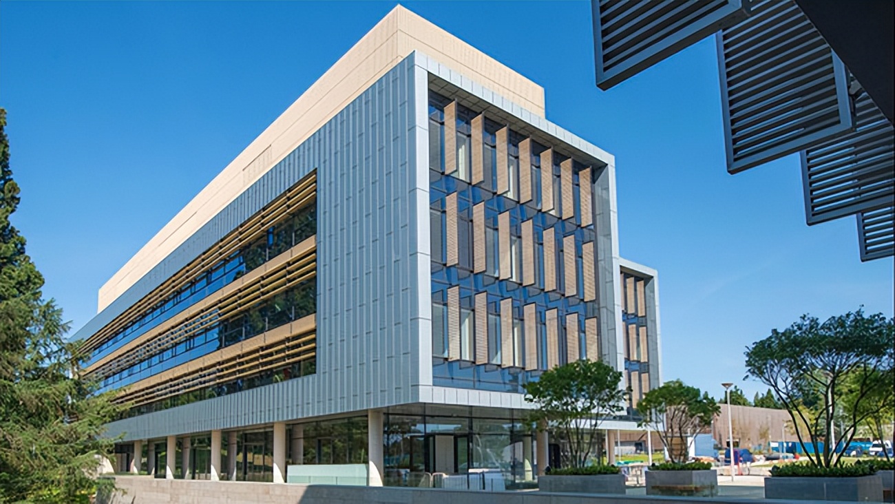 英国专科留学大学推荐,英国南安普顿大学值得去吗