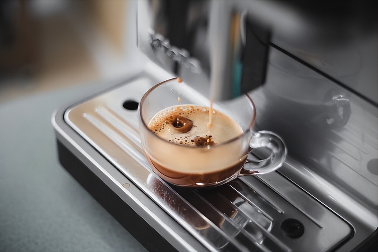 冰拿铁的制作方法,冰拿铁制作过程