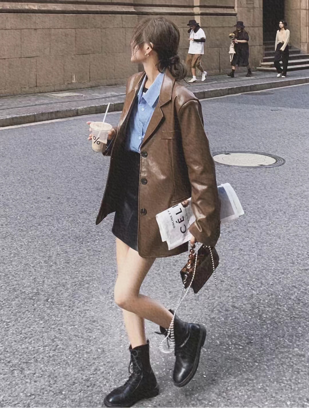 皮衣怎么搭配衣服女秋冬,2020洋气套装皮衣