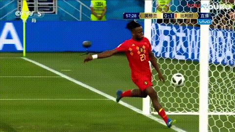 中国男足爆笑名场面亲吻,中国男足爆笑名场面握手