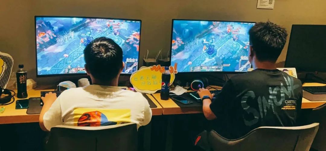 00后小伙做游戏年赚1000万,90后做游戏赚了上亿