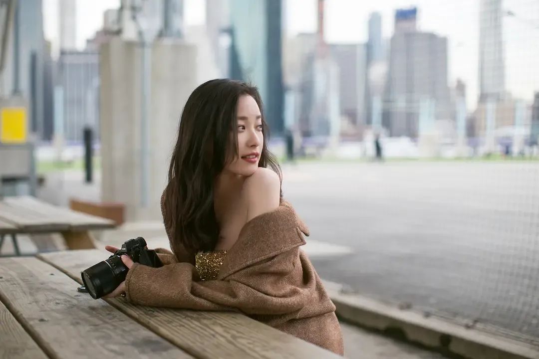 倪妮刚出道跟现在的变化,张艺谋评倪妮倪妮眼含泪