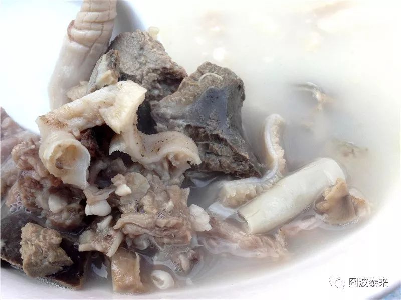 一碗鲜羊杂汤,热乎乎的一碗羊杂汤