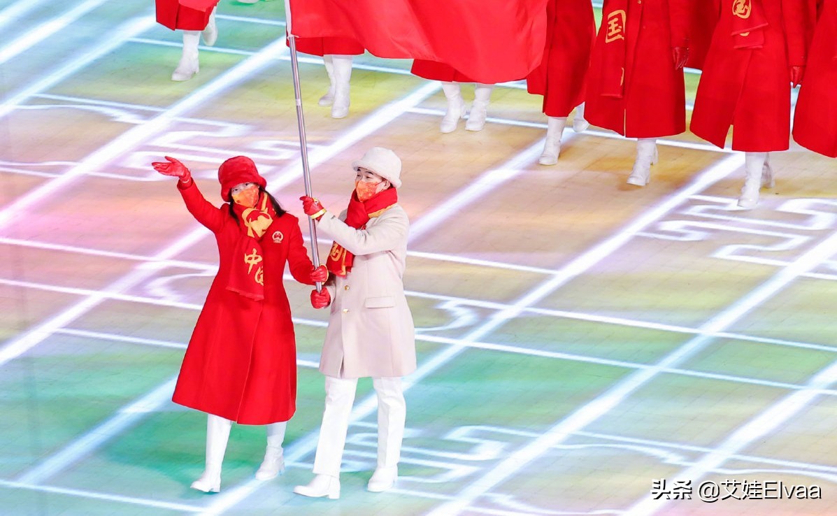 中国冬奥会代表团俄罗斯国旗入场,中国冬奥代表开幕式惊艳全球