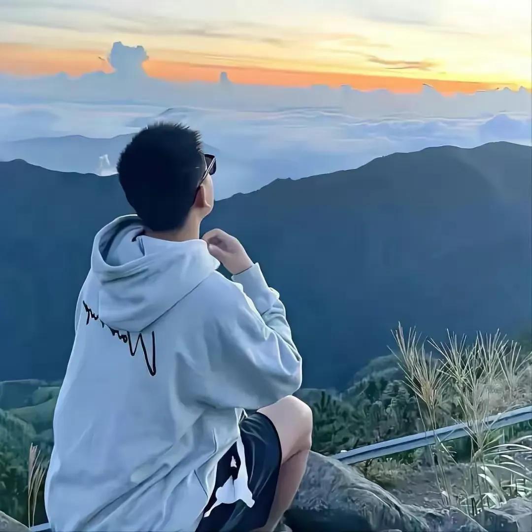 很久不换头像的男生,长期不换的微信头像男生