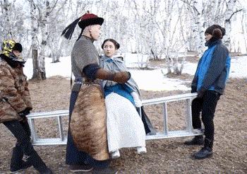 空气骑马、劈叉抱、鸟替，电视剧不敢拍的全景，真的不会笑场吗？