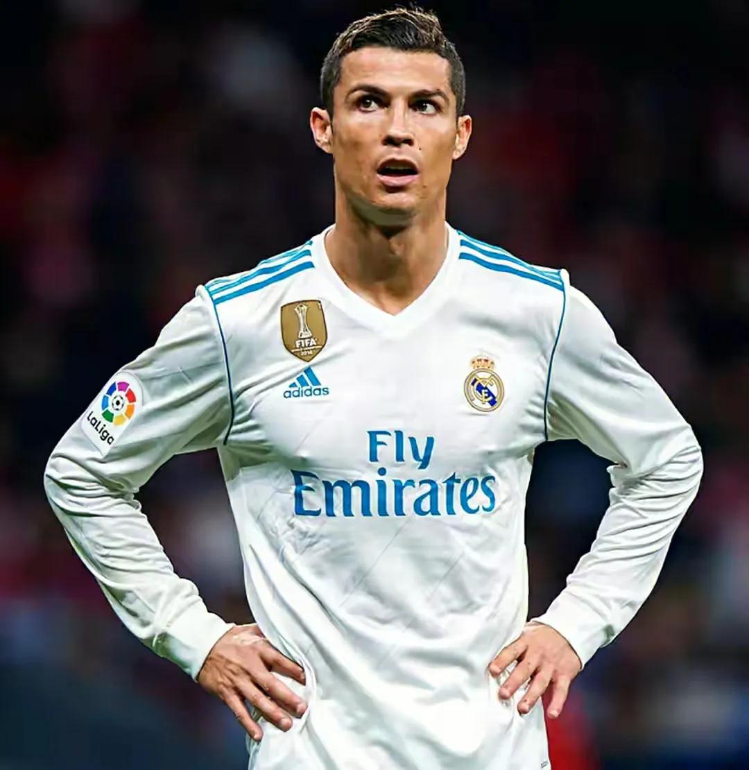 C罗遭喷:花两个亿引进欧洲足坛弃子，只配在球场上看饮水机