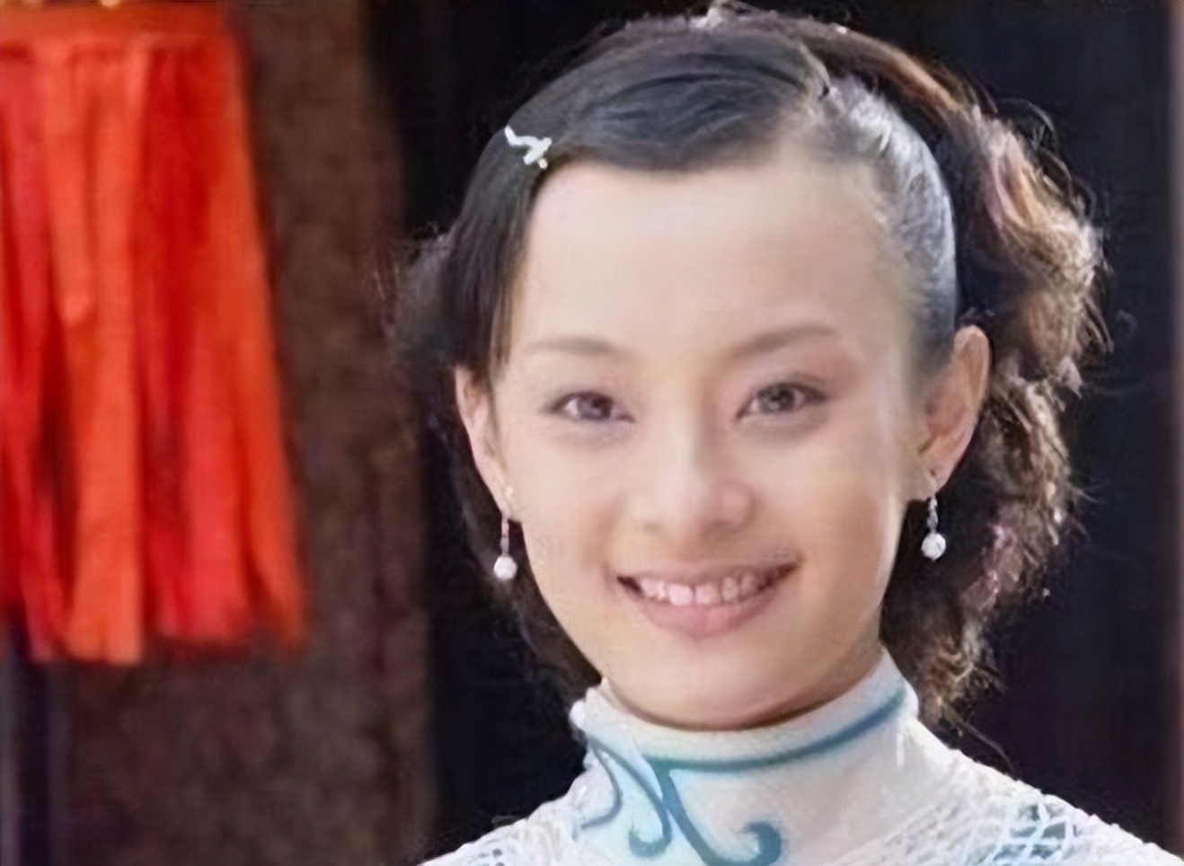 女人到了中年不能“秃顶”，看张钧甯、杨幂，影响颜值还显年龄