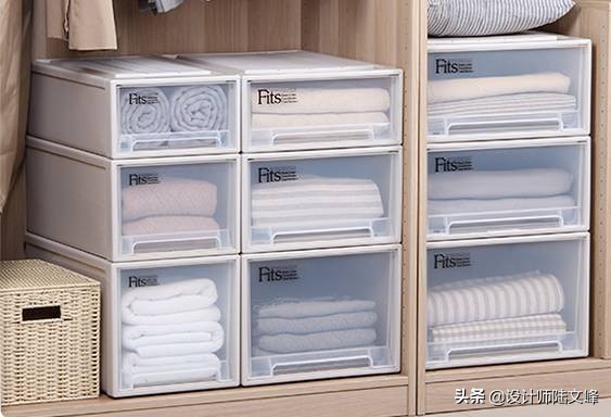 主卧厕所正对床用隐形门,主卫门对着床做隐形门