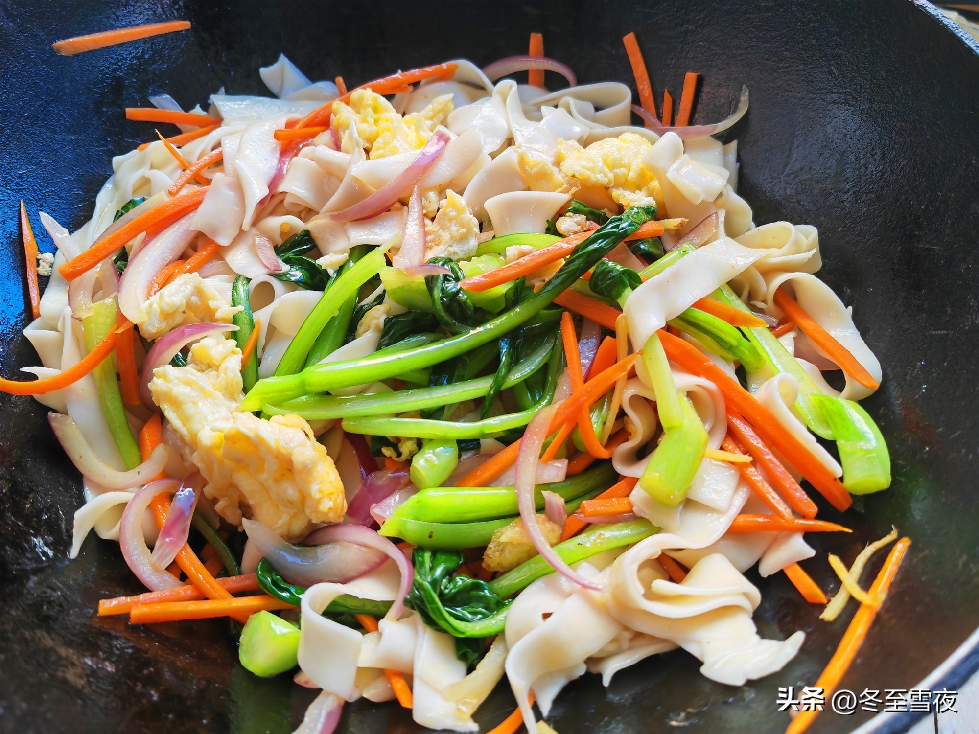 包菜炒面条最好吃的做法简单,番茄酱炒面条最好吃的做法简单