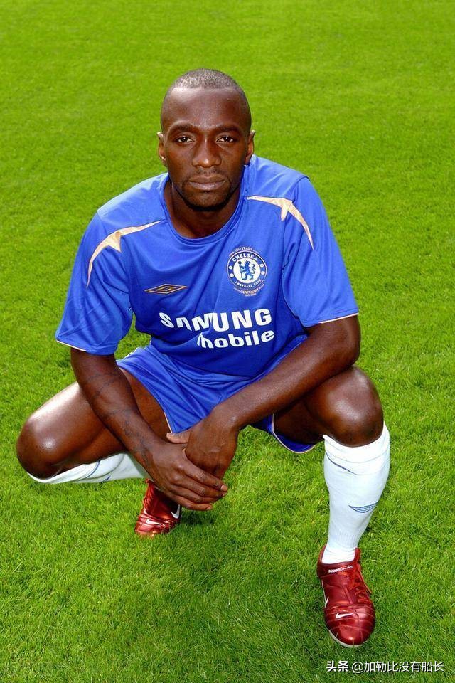 穆里尼奥与纽卡斯尔联签约,穆里尼奥接手蓝军第一战