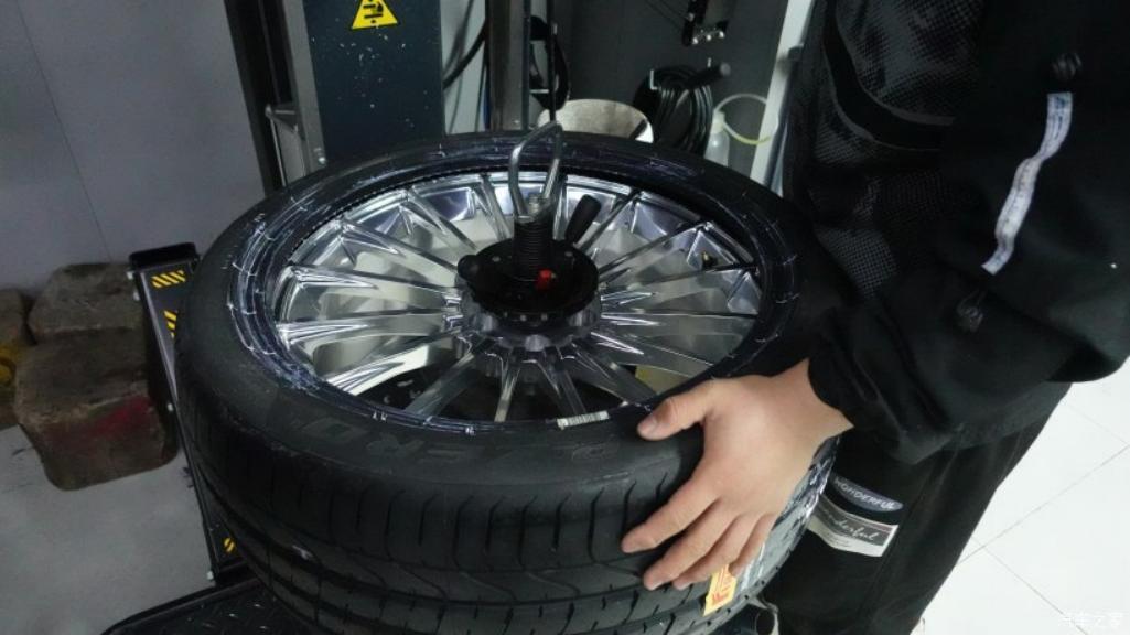 奔驰amggt63s升级先行版包围,奔驰amgc63改装外观