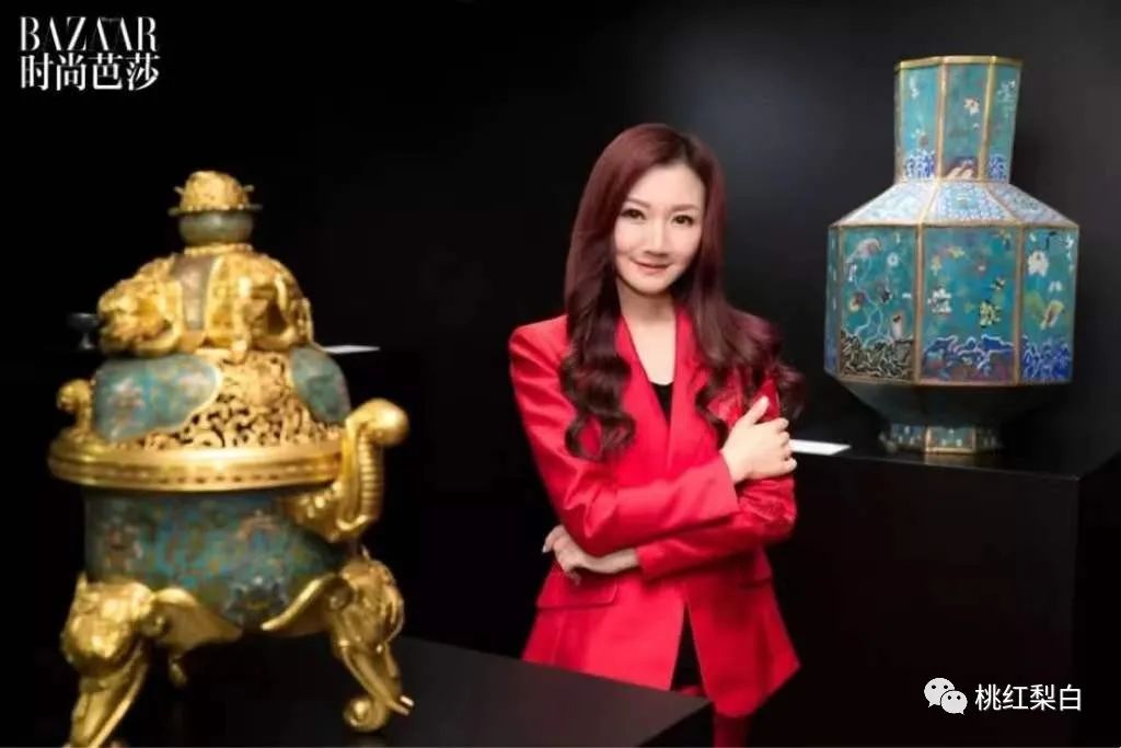 有钱人的名利场：甘比为什么要巴结82岁的他？