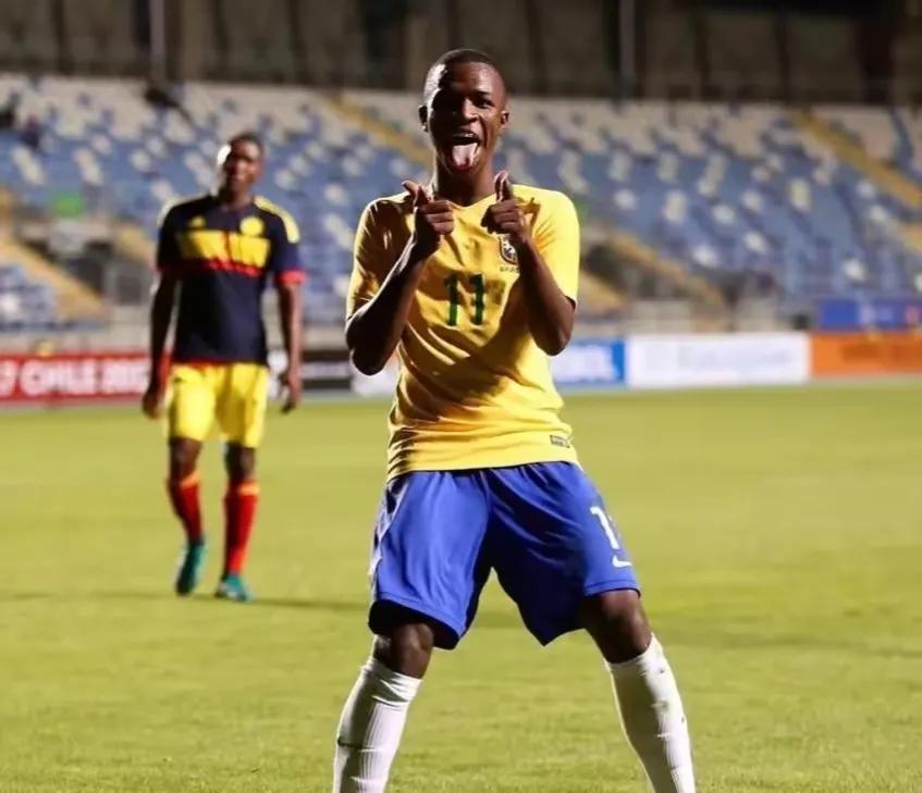 梅罗时代唯一一个抢金靴的男人,梅罗金球之争