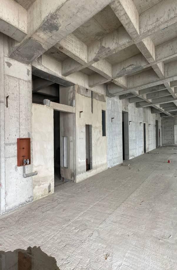 青岛第一烂尾高楼,青岛香港路烂尾楼