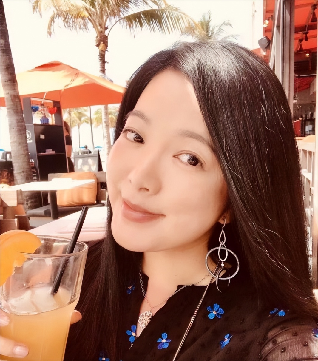 日本的天才女作家,震惊散文界天才女作家